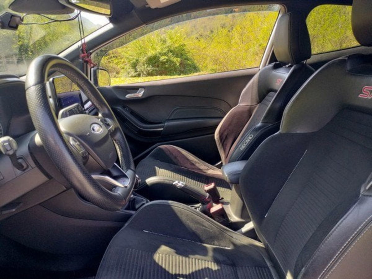 Ford Fiesta 1.5 Ecoboost 200 CV 5 porte ST (14)