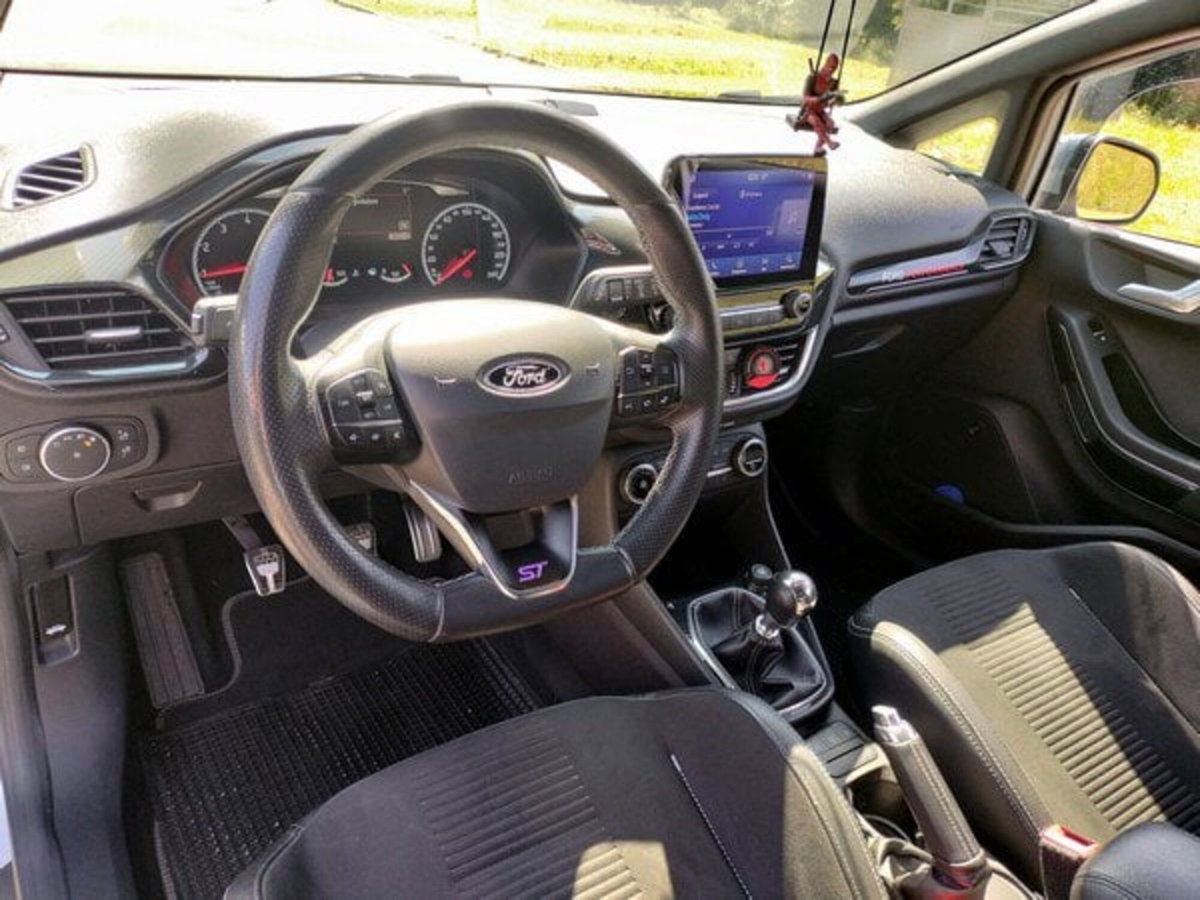 Ford Fiesta 1.5 Ecoboost 200 CV 5 porte ST (15)