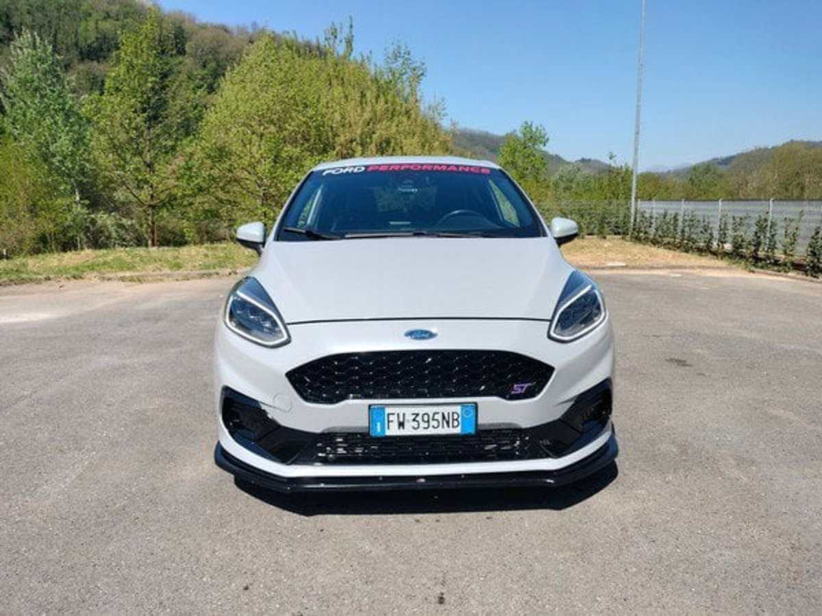 Ford Fiesta 1.5 Ecoboost 200 CV 5 porte ST (2)