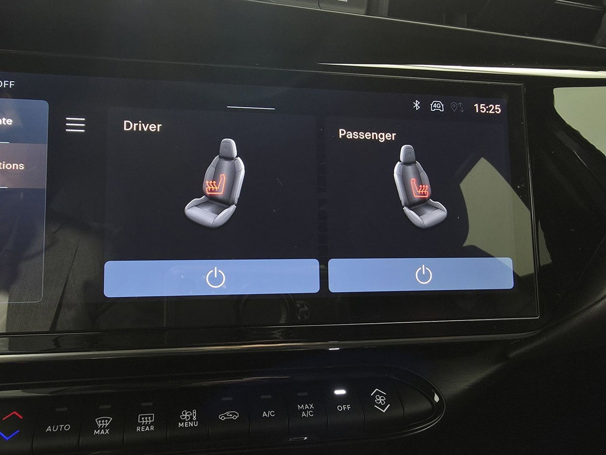 Alfa Romeo Junior 1.2 ibrida Ti 145cv edct6 (11)