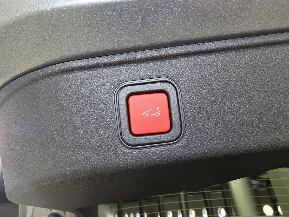 Alfa Romeo Junior 1.2 ibrida Ti 145cv edct6 (14)