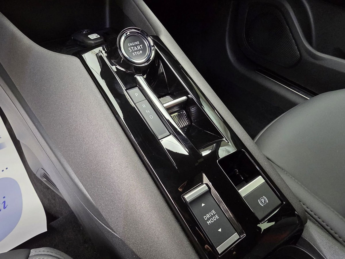 Alfa Romeo Junior 1.2 ibrida Ti 145cv edct6 (17)