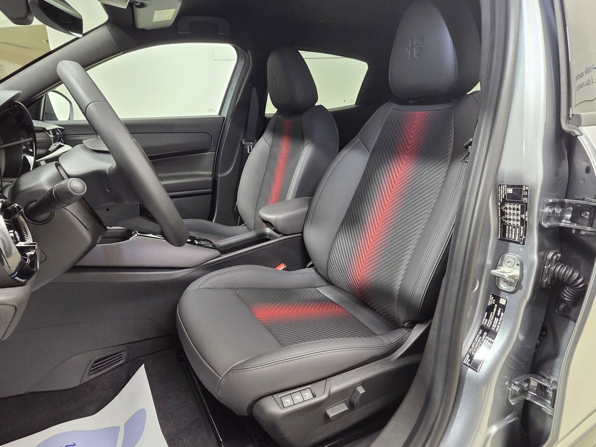 Alfa Romeo Junior 1.2 ibrida Ti 145cv edct6 (5)