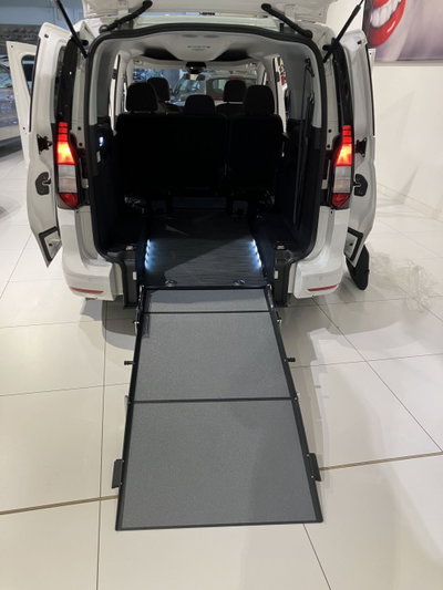Volkswagen Veicoli Commerciali Caddy maxi 2.0 tdi scr 122cv 4motion Space (7)