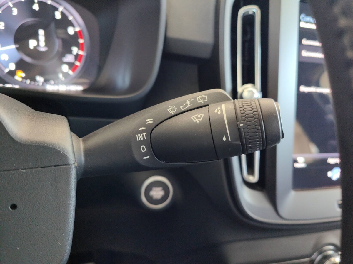 Volvo XC40 T2 Momentum Core (18)