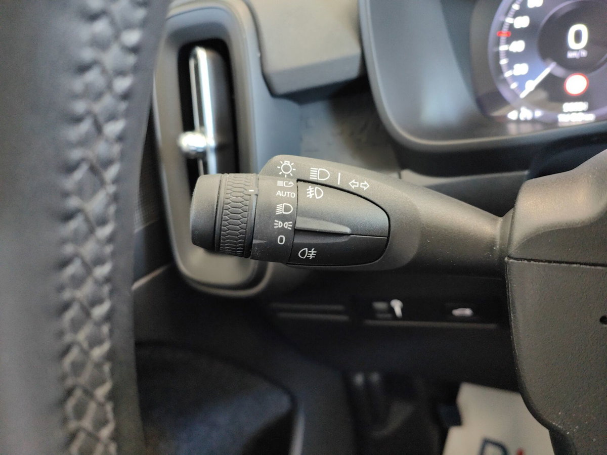 Volvo XC40 T2 Momentum Core (19)
