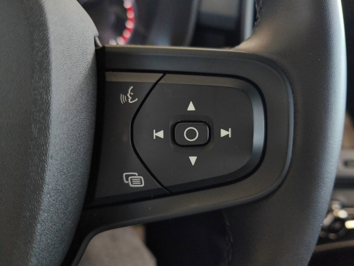Volvo XC40 T2 Momentum Core (20)
