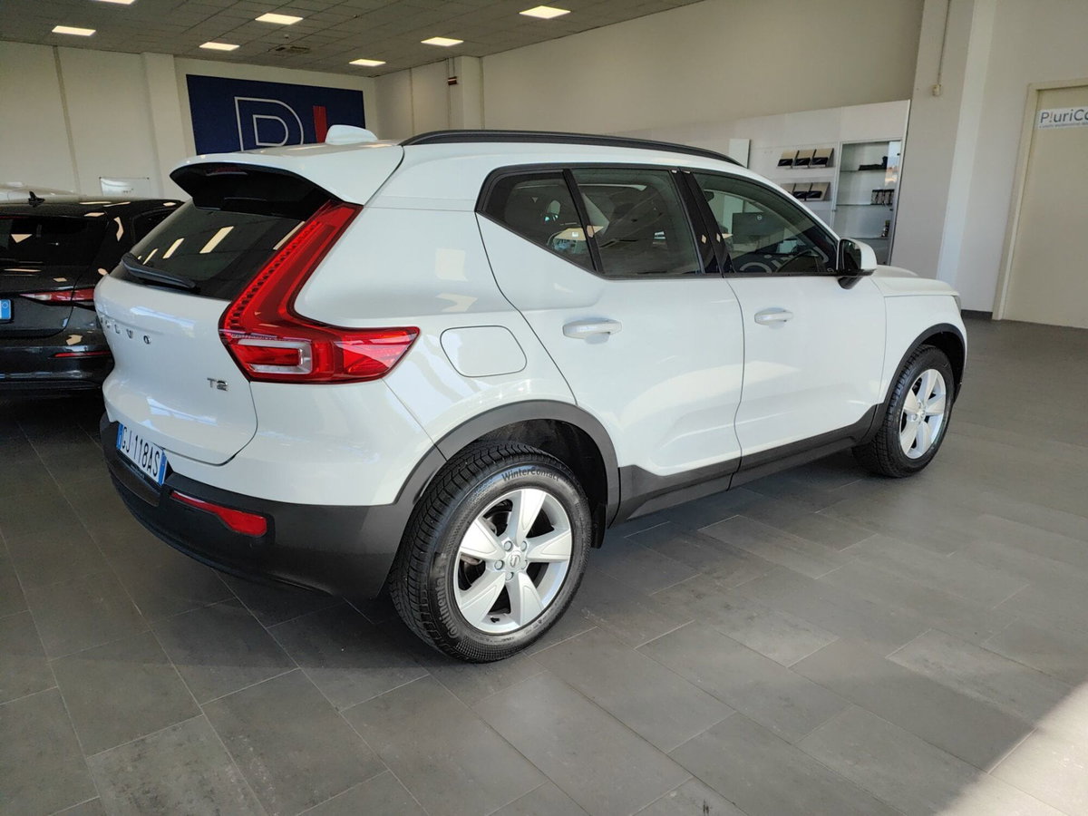 Volvo XC40 T2 Momentum Core (8)