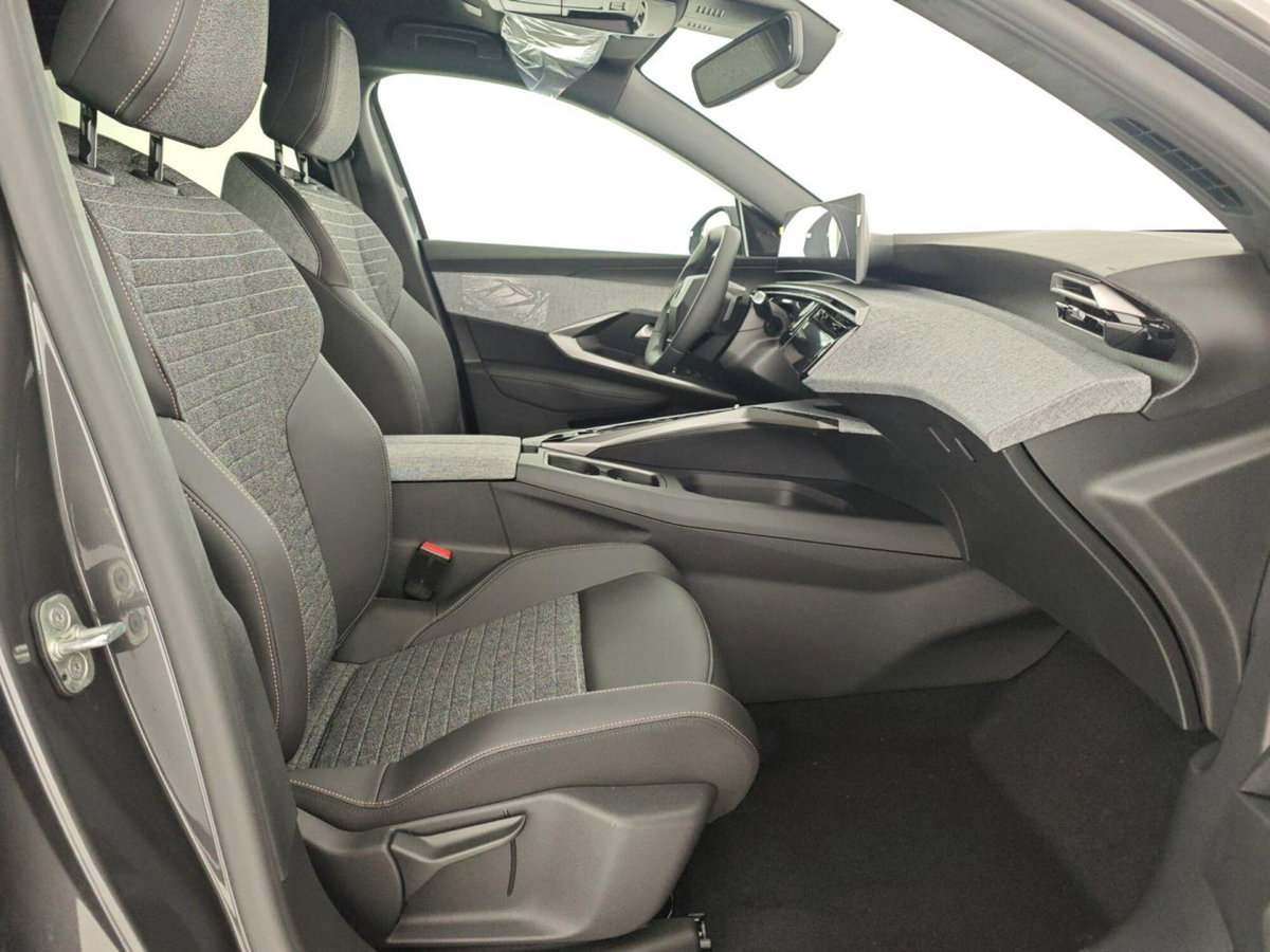 Peugeot 3008 1.2 hybrid Allure Business 145cv e-dcs6 (14)