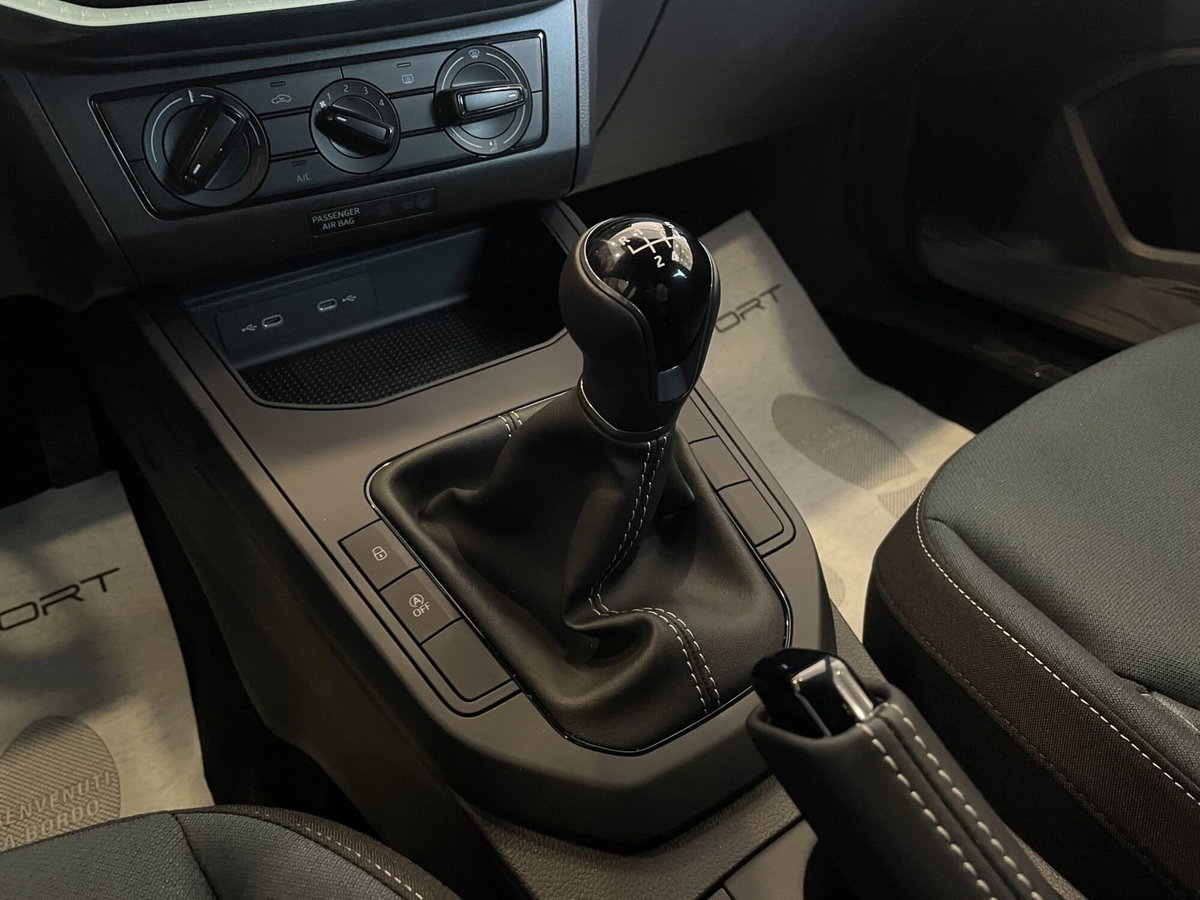 SEAT Arona 1.0 EcoTSI Black Edition (13)