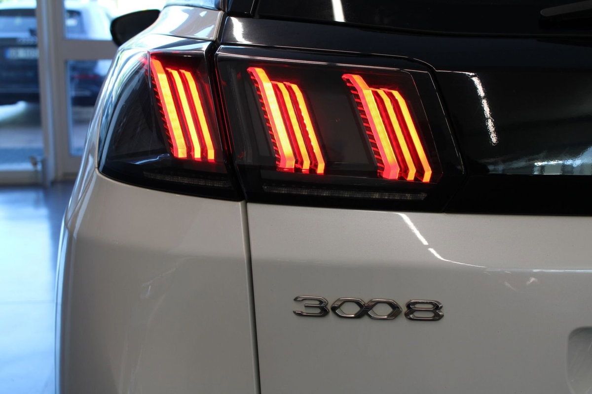 Peugeot 3008 BlueHDi 130 S&S EAT8 Allure Pack (6)