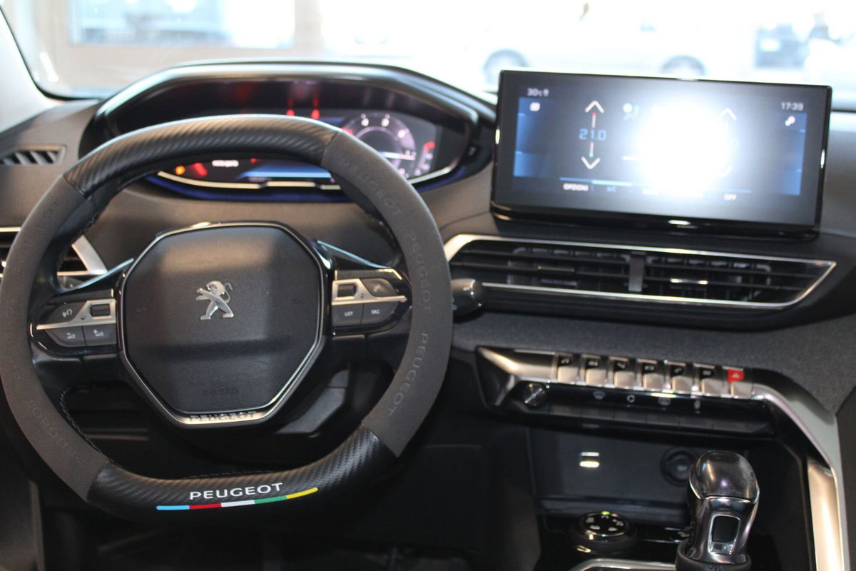 Peugeot 3008 BlueHDi 130 S&S EAT8 Allure Pack (8)
