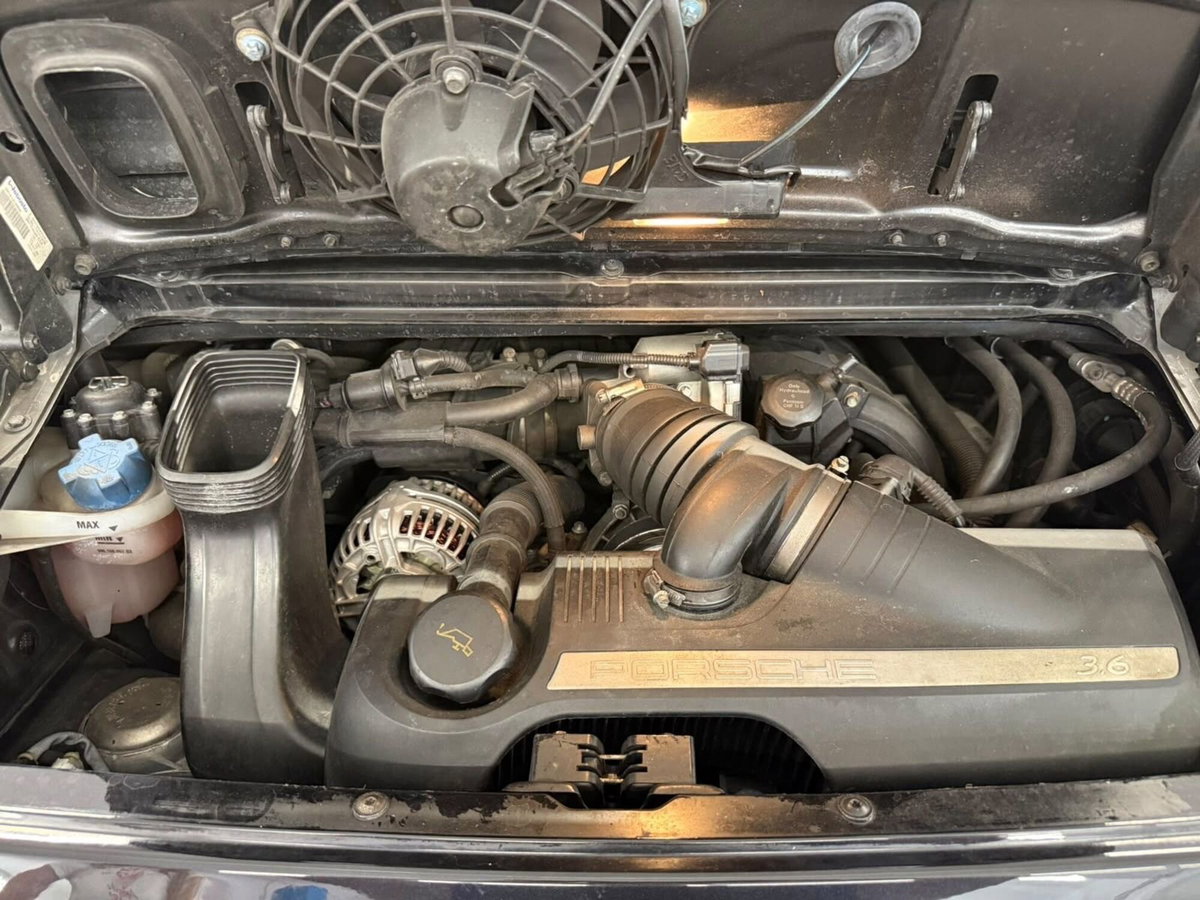 Porsche 911 Coupé Carrera 4 (16)