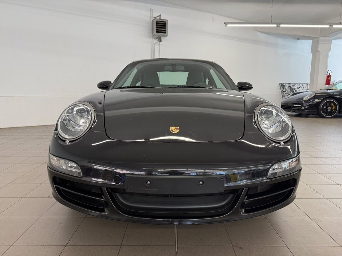Porsche 911 Coupé Carrera 4 (2)