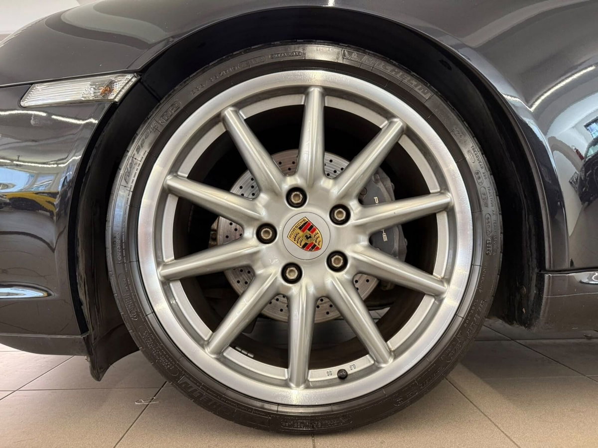 Porsche 911 Coupé Carrera 4 (7)