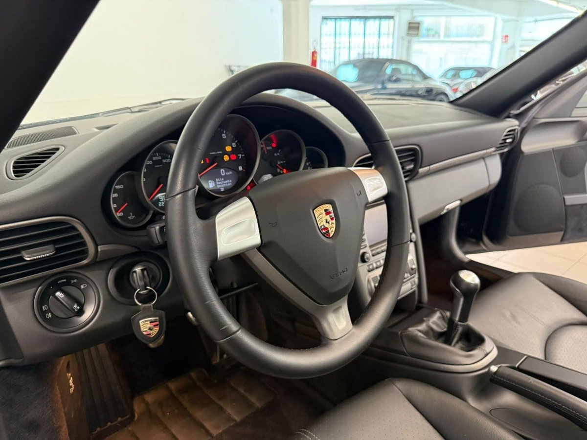 Porsche 911 Coupé Carrera 4 (9)