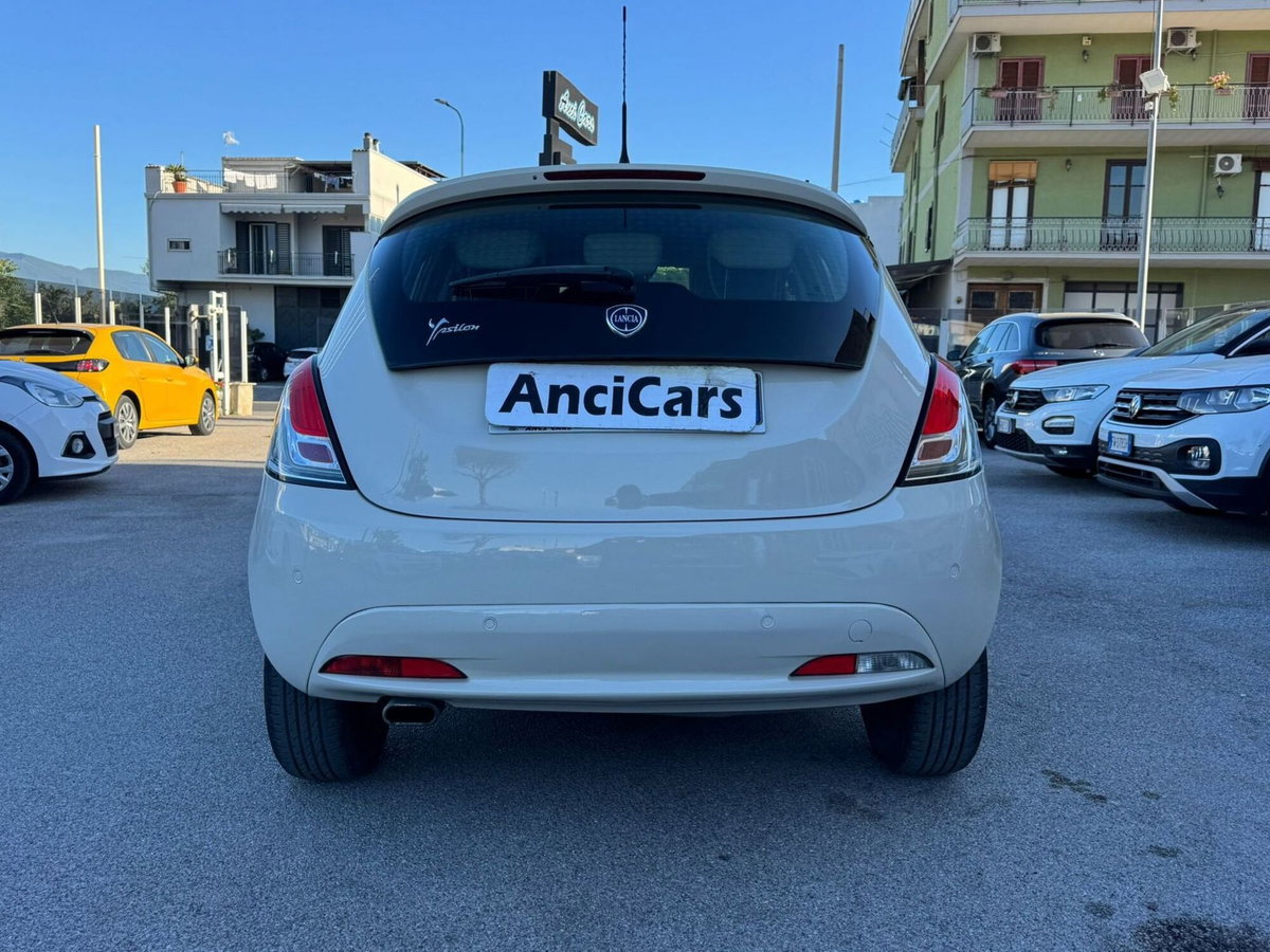 Lancia Ypsilon 1.2 69 CV 5 porte GPL Ecochic Gold (15)