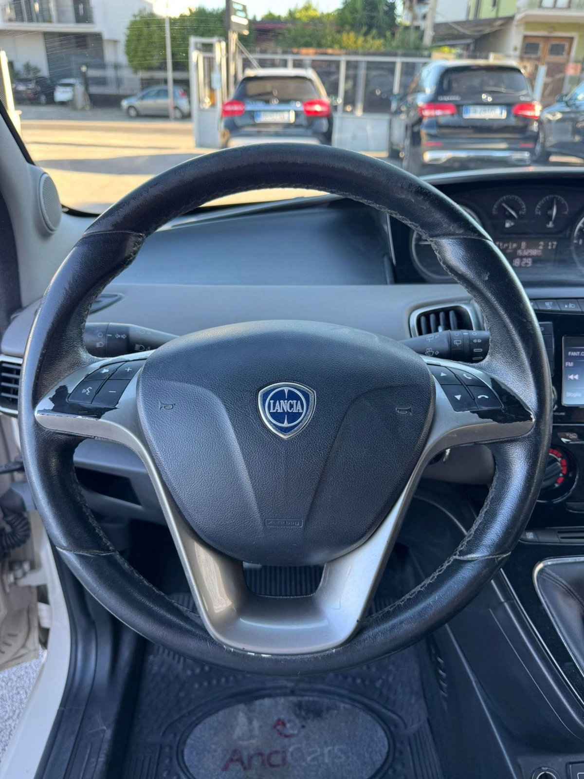 Lancia Ypsilon 1.2 69 CV 5 porte GPL Ecochic Gold (7)