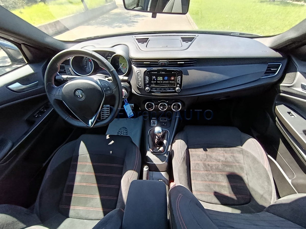 Alfa Romeo Giulietta 1.4 Turbo Distinctive 120cv (10)