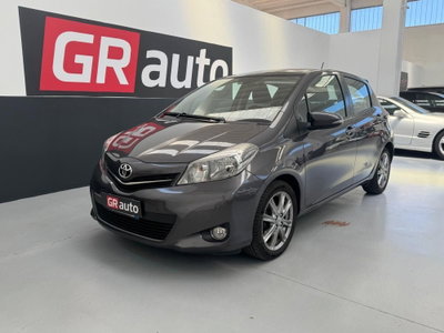 Toyota Yaris 1.3 5 porte Lounge (2)