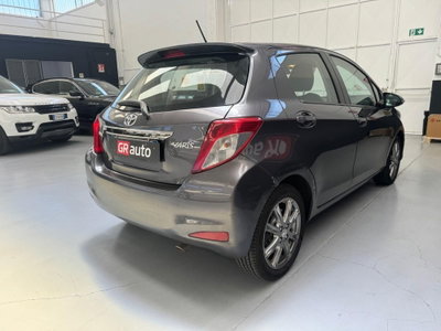Toyota Yaris 1.3 5 porte Lounge (8)