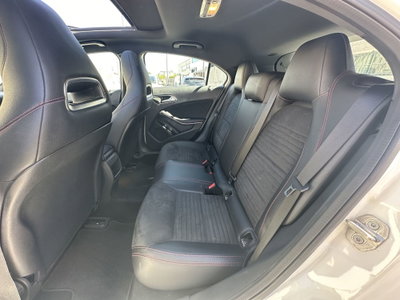 Mercedes-Benz Classe A 200 d Automatic 4Matic Premium (13)