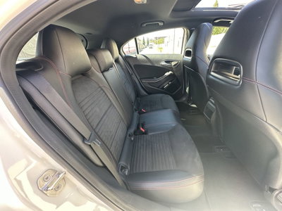 Mercedes-Benz Classe A 200 d Automatic 4Matic Premium (14)