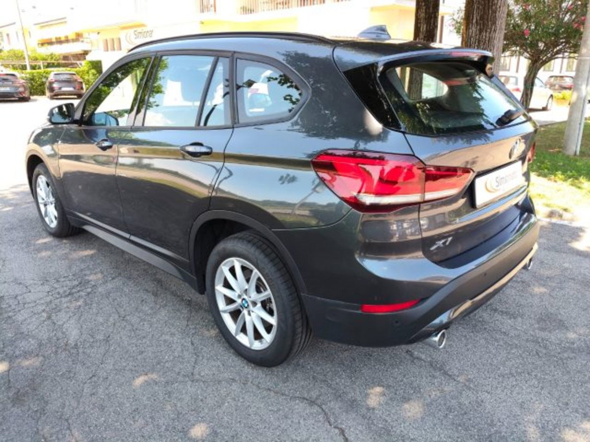BMW X1 sDrive20d Business Advantage (4)
