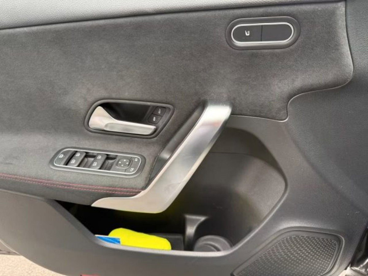 Mercedes-Benz Classe A 180 AMG Line Premium Plus auto (11)