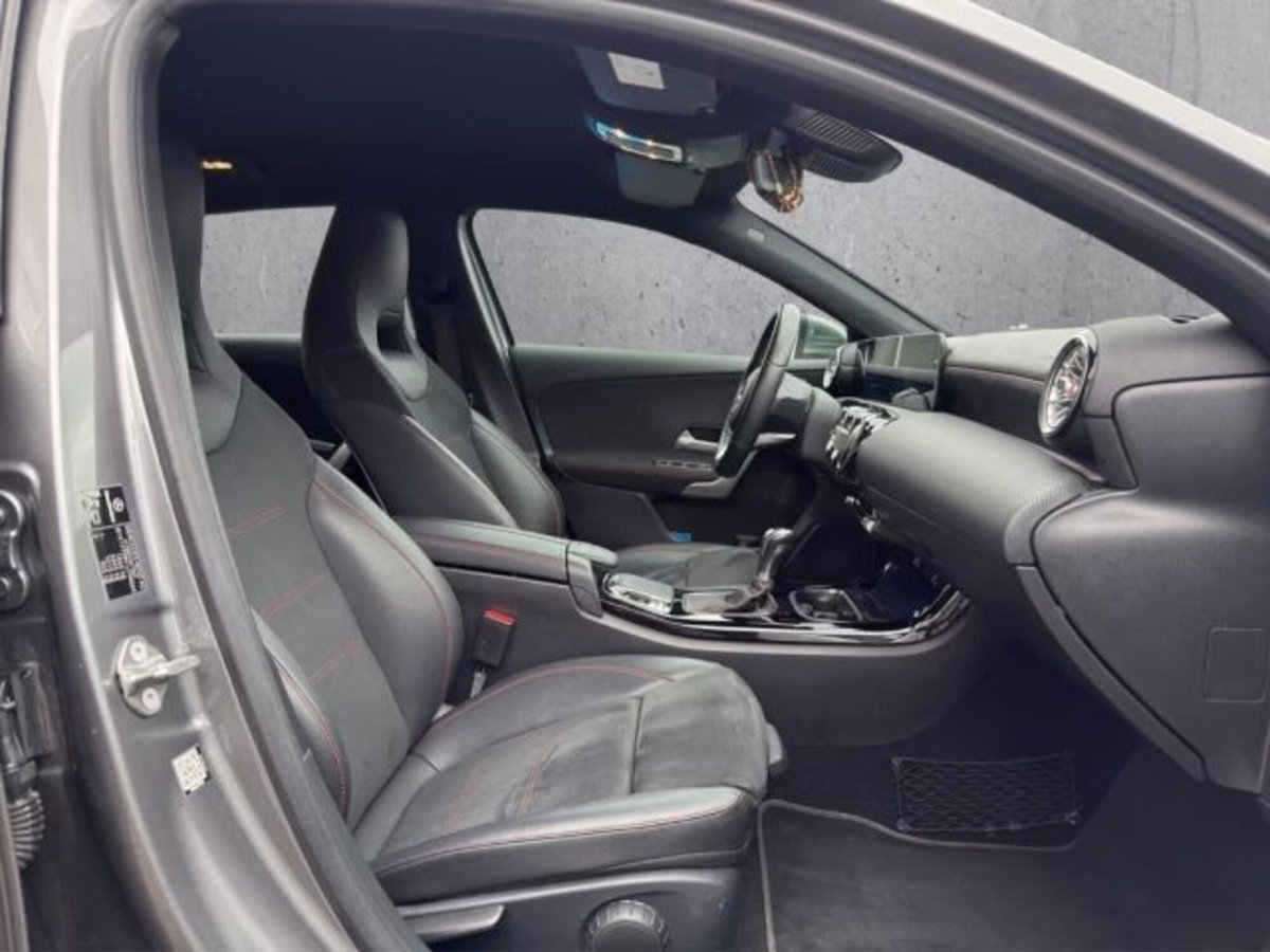 Mercedes-Benz Classe A 180 AMG Line Premium Plus auto (16)