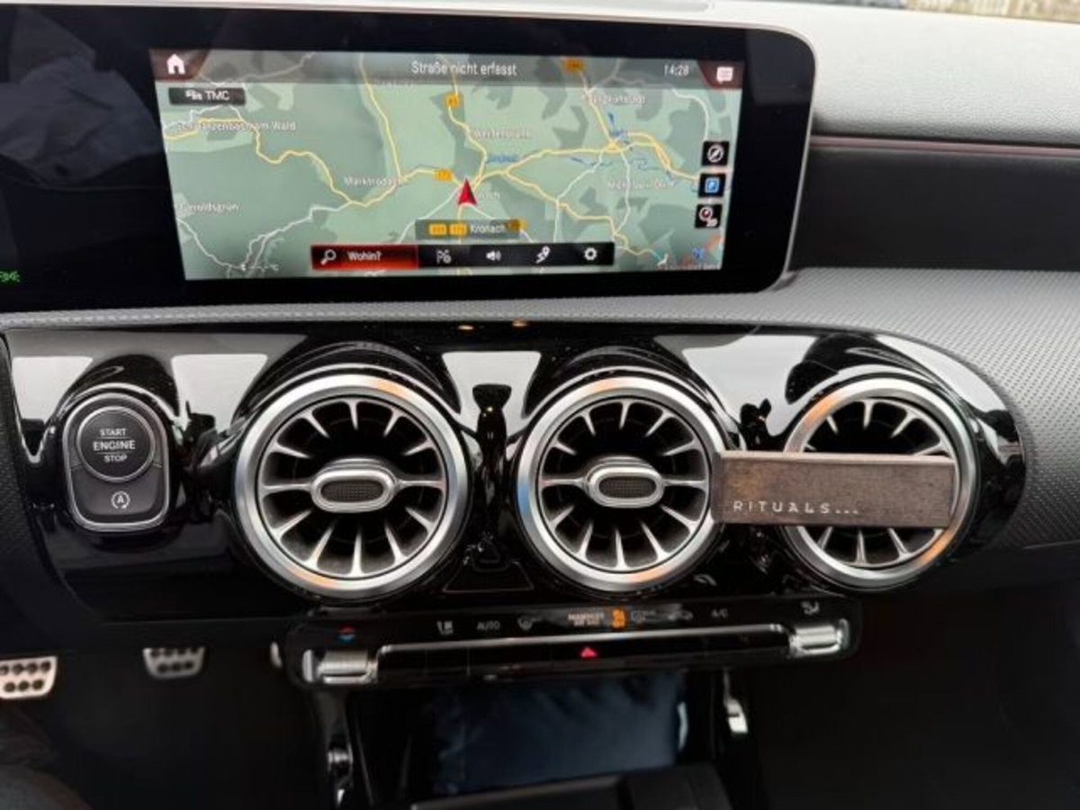 Mercedes-Benz Classe A 180 AMG Line Premium Plus auto (17)