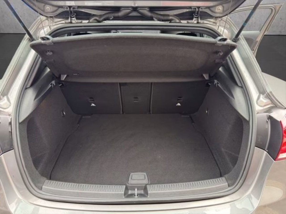 Mercedes-Benz Classe A 180 AMG Line Premium Plus auto (19)