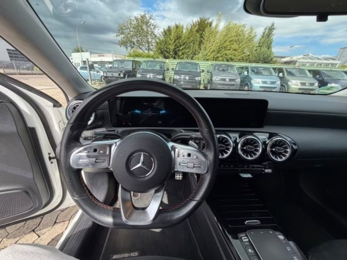 Mercedes-Benz Classe A 180 AMG Line Premium Plus auto (10)