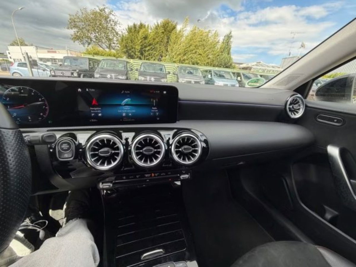Mercedes-Benz Classe A 180 AMG Line Premium Plus auto (11)