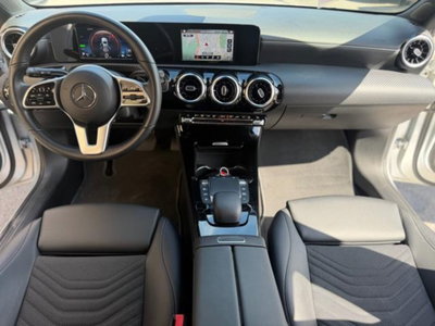 Mercedes-Benz Classe A 250 e Automatic EQ-Power Business (9)