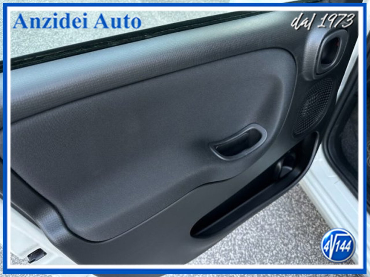 Fiat Panda 1.0 firefly hybrid s&s 70cv (17)
