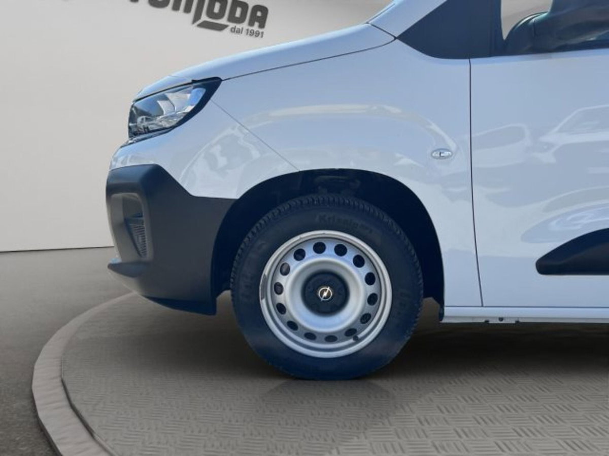 Opel Combo Furgone Cargo 1.5 Diesel 130CV S&S AT8 PL-DC 850kg (18)