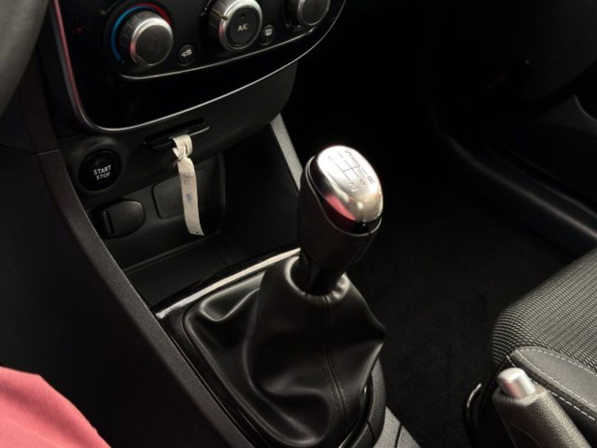 Renault Clio 1.2 3 porte Van Gran Confort (14)
