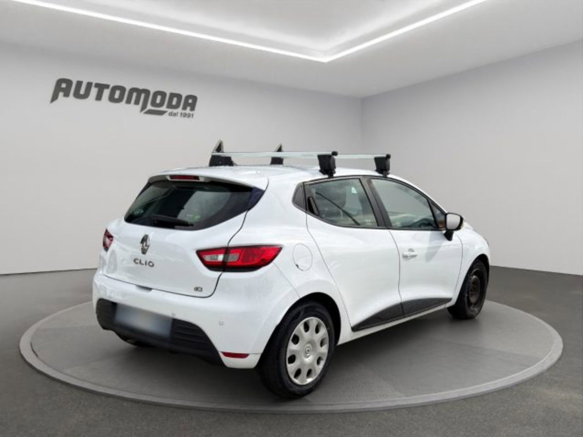 Renault Clio 1.2 3 porte Van Gran Confort (4)