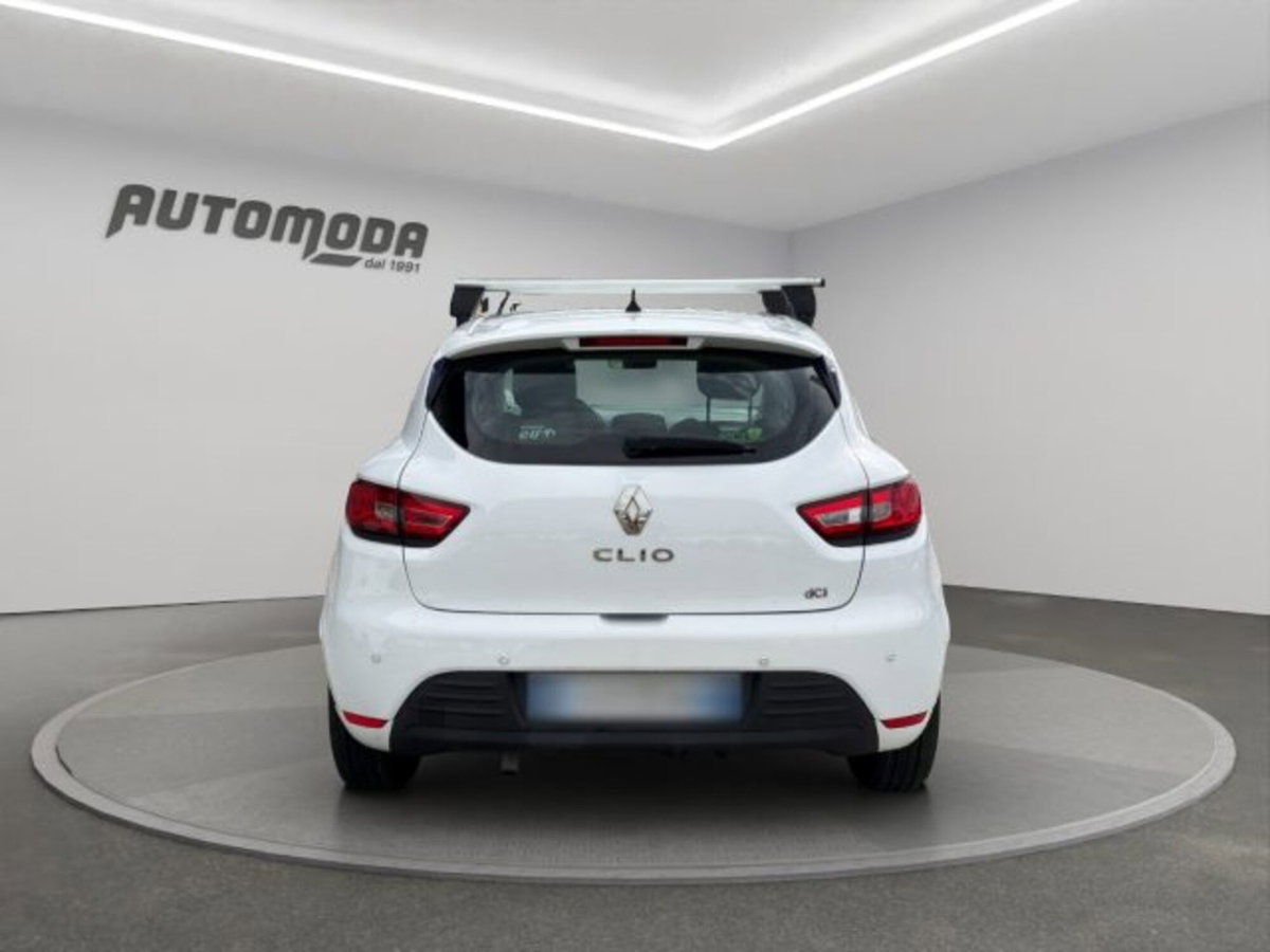 Renault Clio 1.2 3 porte Van Gran Confort (5)