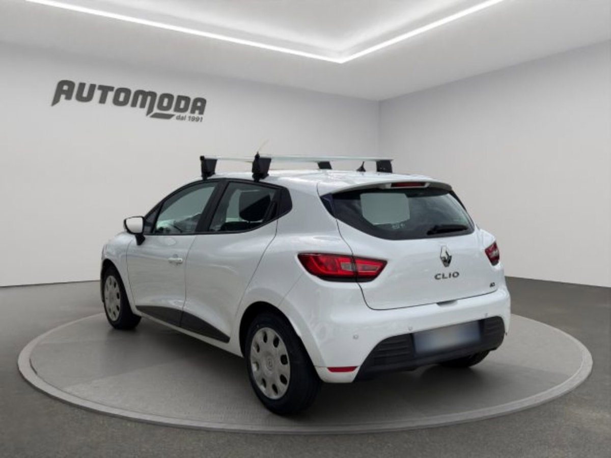Renault Clio 1.2 3 porte Van Gran Confort (6)