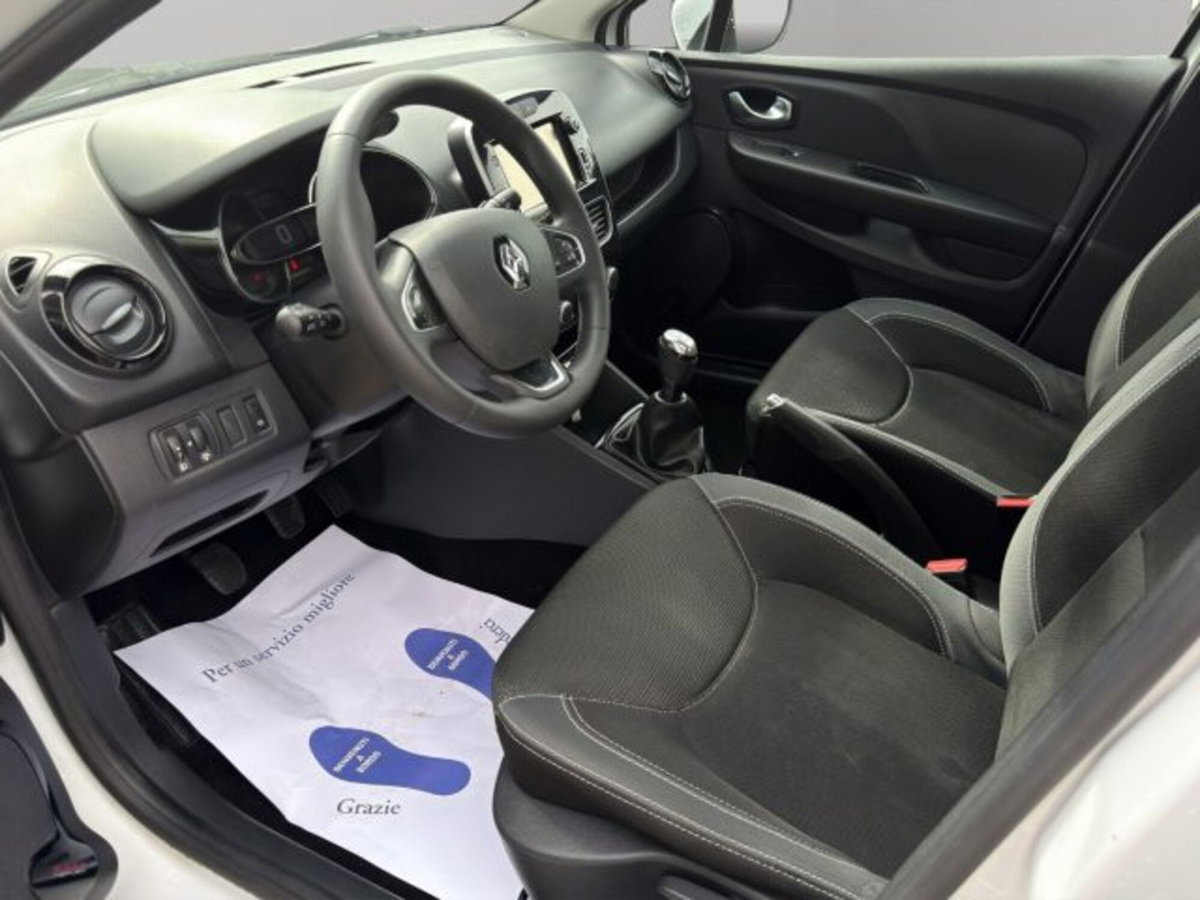 Renault Clio 1.2 3 porte Van Gran Confort (7)