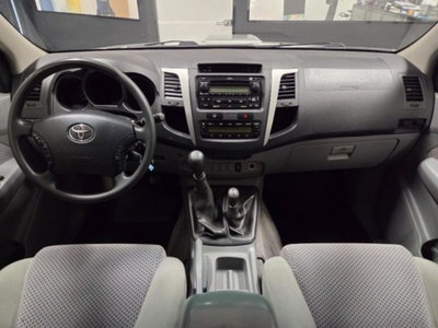 Toyota Hilux 3.0 D-4D 4WD 4p. DC Stylex (10)