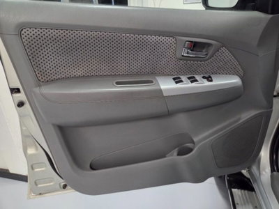 Toyota Hilux 3.0 D-4D 4WD 4p. DC Stylex (16)