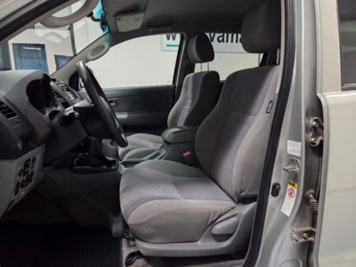 Toyota Hilux 3.0 D-4D 4WD 4p. DC Stylex (9)