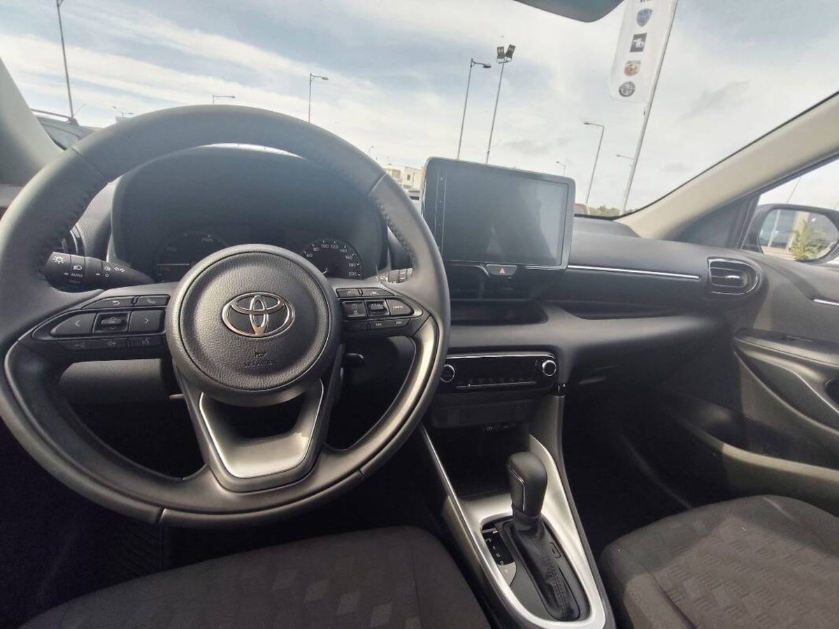 Toyota Yaris 1.0 3 porte (14)