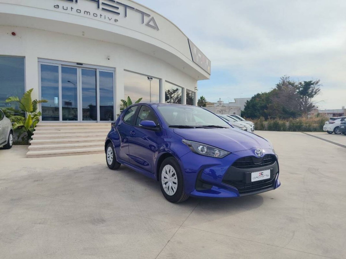 Toyota Yaris 1.0 3 porte (4)