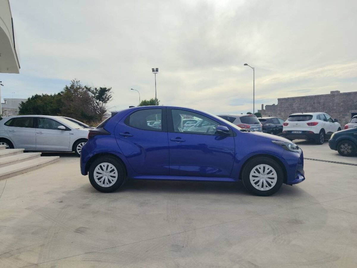 Toyota Yaris 1.0 3 porte (5)