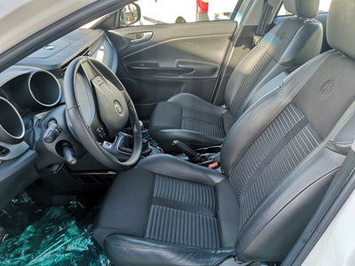 Alfa Romeo Giulietta 2.0 JTDm-2 Distinctive 140cv (11)
