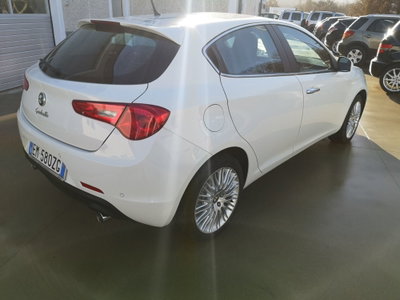 Alfa Romeo Giulietta 2.0 JTDm-2 Distinctive 140cv (4)